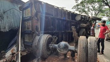 কুমিল্লা-সিলেট মহাসড়কে ট্রাকচাপায় নিহত ৩