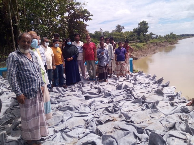 রুস্তমপুরে সুরমা নদীর ভয়াবহ নদীভাঙ্গন
