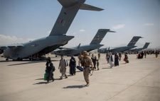 আফগানিস্তানে দূতাবাস খোলা রাখবে চীন, দেবে সহায়তাও