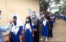 হবিগঞ্জে উচ্ছ্বসিত শিক্ষক ও শিক্ষার্থীরা