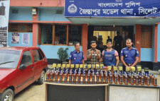 প্রাইভেটকারে মিললো ৯০ বোতল বিদেশি মদ