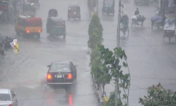 বাড়তে পারে বৃষ্টি, তাপমাত্রা ছাড়িয়েছে ৩৬ ডিগ্রি