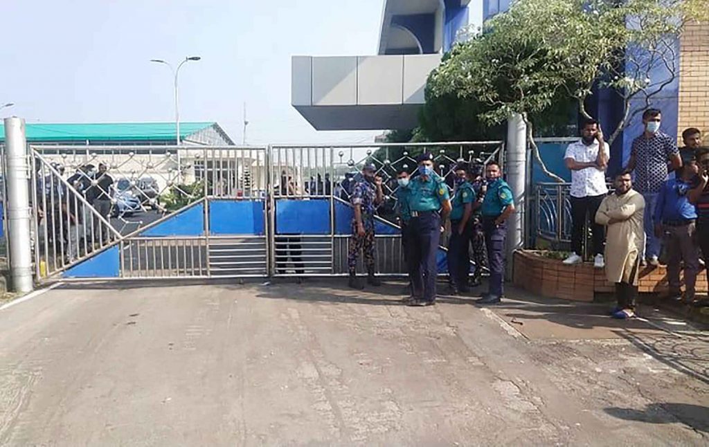 বিমানবন্দরে পুলিশী বাধার মুখে সিলেট বিএনপি নেতাকর্মী