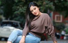 নতুন বিজ্ঞাপনে মৌ খান