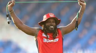 বিশ্বকাপের আগে বিরতি চান গেইল, মাঝপথেই ছাড়লেন আইপিএল