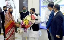 দেশে ফিরেছেন প্রধানমন্ত্রী