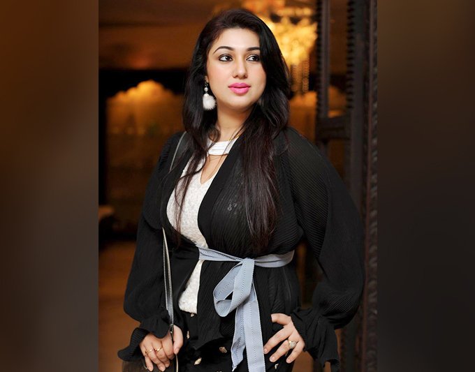 শুটিং না করেই ঢাকা ফিরলেন অপু