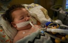 দুই বছরের জেমস এর জন্য কাঁদছে নেটিজেনরা