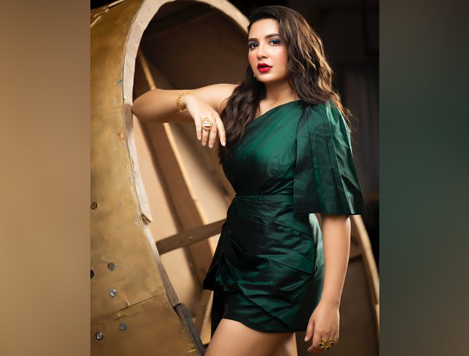 নতুন করে আলোচনায়