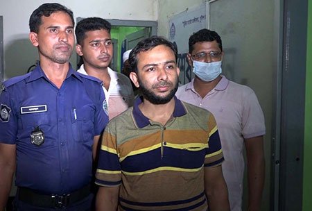লক্ষ্মীপুরে ৬ শিক্ষার্থীর চুল কর্তনকারী মাদ্রাসা শিক্ষক গ্রেপ্তার