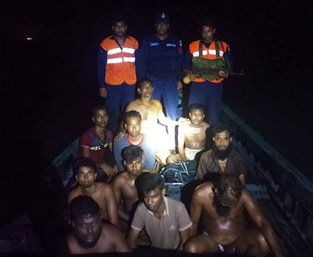 বঙ্গোপসাগরে ডুবে যাওয়া জাহাজ থেকে ১০ ক্রু উদ্ধার