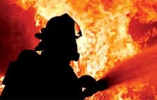 বংশালে রাসায়নিকের দোকানে আগুন