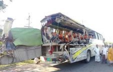 ত্রিশালে দাঁড়িয়ে থাকা কাভার্ডভ্যানে বাসের ধাক্কা, নিহত ৬