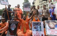 পূজামণ্ডপ ও বাড়িঘরে হামলা-আগুন: ৭১ মামলায় আটক ৪৫০