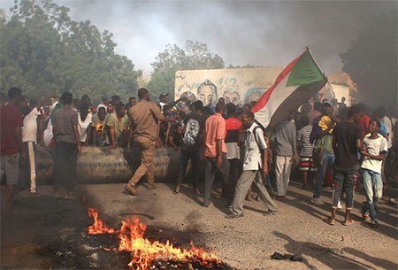 সুদানে সেনাদের গুলিতে নিহত ৩, আহত ৮০