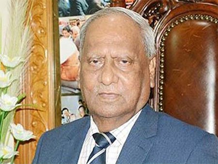 বাসেত মজুমদার আর নেই