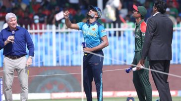 টস হেরে ব্যাটিংয়ে বাংলাদেশ