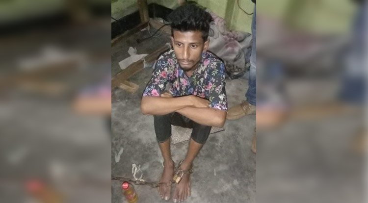 শেকলবন্দি যুবককে পোশাক কারখানা থেকে উদ্ধার