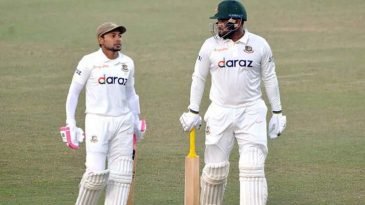 মাথায় বলের আঘাত, ক্রিজ থেকে হাসপাতালে ইয়াসির