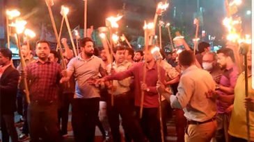 নয়াপল্টনে রিজভীর নেতৃত্বে মশাল মিছিল, পুলিশি হামলার অভিযোগ