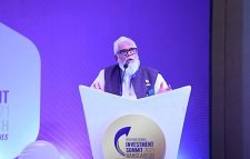 বিনিয়োগ সম্মেলনে প্রায় ৫ বিলিয়ন ডলারের বিনিয়োগ প্রতিশ্রুতি