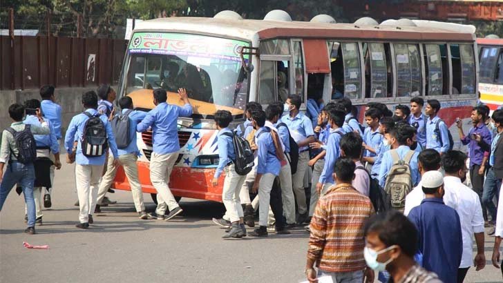 বাসে শিক্ষার্থীদের অর্ধেক ভাড়া কার্যকর