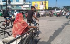 সিলেট পরিবহন ধর্মঘট : সড়কে অসহায় মানুষ