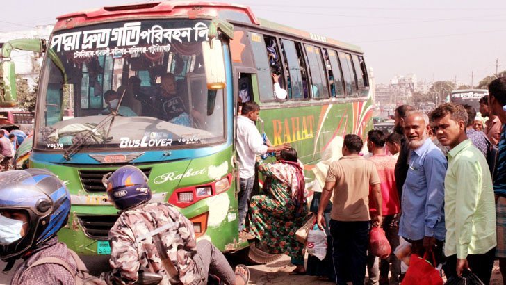 নতুন ভাড়ায় চলছে পরিবহণ, বলির পাঠা জনগন