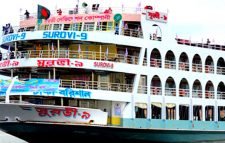 অভ্যন্তরীণ নৌপথে লঞ্চ চলাচল বন্ধ ঘোষণা