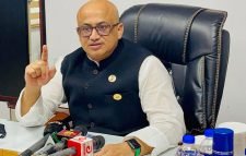 পাকিস্তান ক্রিকেটারদের পতাকা উত্তোলন মেনে নেয়া যায় না : তথ্য প্রতিমন্ত্রী