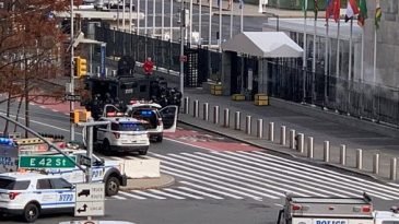 জাতিসংঘ সদর দপ্তর ঘিরে রেখেছে পুলিশ