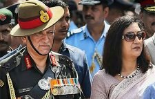 ভারতের প্রতিরক্ষা প্রধান, তার স্ত্রীর মৃতদেহ দাহ করা হবে শুক্রবার দিল্লিতে