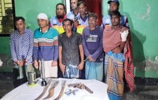 মেঘনায় অপহৃত ৫ জেলে উদ্ধার, অস্ত্র-গুলিসহ ৫ জলদস্যু গ্রেপ্তার