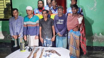 মেঘনায় অপহৃত ৫ জেলে উদ্ধার, অস্ত্র-গুলিসহ ৫ জলদস্যু গ্রেপ্তার