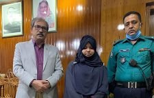 চট্টগ্রামে পাসপোর্ট করাতে এসে রোহিঙ্গা তরুণী আটক