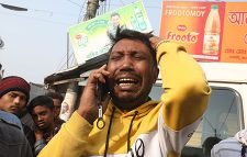 ‘আমার আর কেউ রইল না মা’