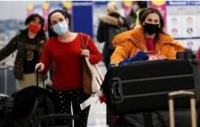 ওমিক্রন: বিশ্বজুড়ে হাজারো ফ্লাইট বাতিল, ভোগান্তি চরমে