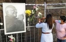 কাঁদছে দ. আফ্রিকা, বিশ্বনেতাদের শোক