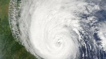 বাংলাদেশে আসছে ঘূর্ণিঝড় ‘ জাওয়াদ ‘  বাড়ছে সতর্ক সংকেত