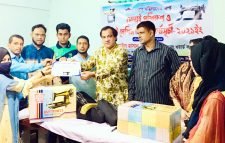 বাসন মিয়া ওয়েলফেয়ার ট্রাস্টের উদ্যোগে প্রশিক্ষণ ও সেলাই মিশিন বিতরণ