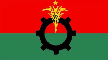 এটাই নাকি তার চাকরি পেতে বাধা।