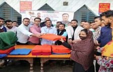 জালালাবাদ থানা ছাত্রলীগের উদ্যোগে শীতবস্ত্র বিতরন