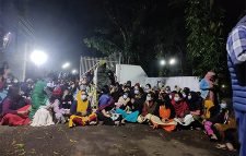 শাবিতে মধ্য রাতে ছাত্রীদের বিক্ষোভ