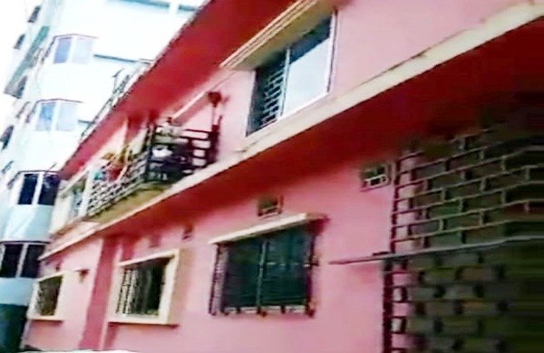 খুলিয়াটুলায় ৬৫ লাখ টাকায় বাসা বিক্রি করে ক্রেতার সাথে প্রতারণা