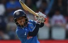 দল থেকে বাদ পড়ায় নারী ক্রিকেটারের বিদ্রোহ!