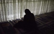 নারীদের নামাজ আদায়ে যেসব পোশাক পরা যাবে না