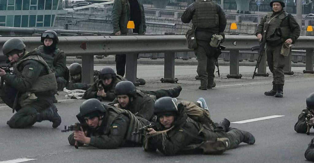 কিয়েভজুড়ে ব্যাপক গোলাবর্ষণ, সামরিক ঘাঁটিতে হামলা