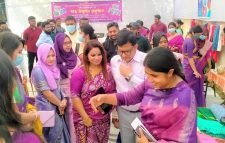 চাঁদনীঘাট ইউনিয়ন পরিষদ প্রাঙ্গনে “কইন্যা-নারীদের হাট ”এর উদ্ধোধন