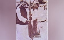 ২৩শে মার্চ প্রথম আনুষ্ঠানিক পতাকা উত্তোলন