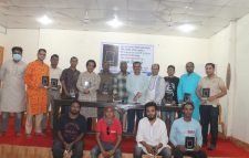 কনোজ চক্রবর্তী বুলবুল`র  কাব্যগ্রন্থ কাব্যকথায় করোনাকাল বইয়ের মোড়ক উন্মোচন